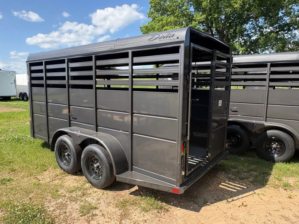 Bumper-Pull-Livestock-3